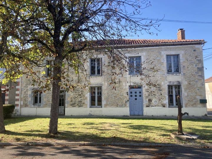 3 bedrooms house for sale in abzac, France