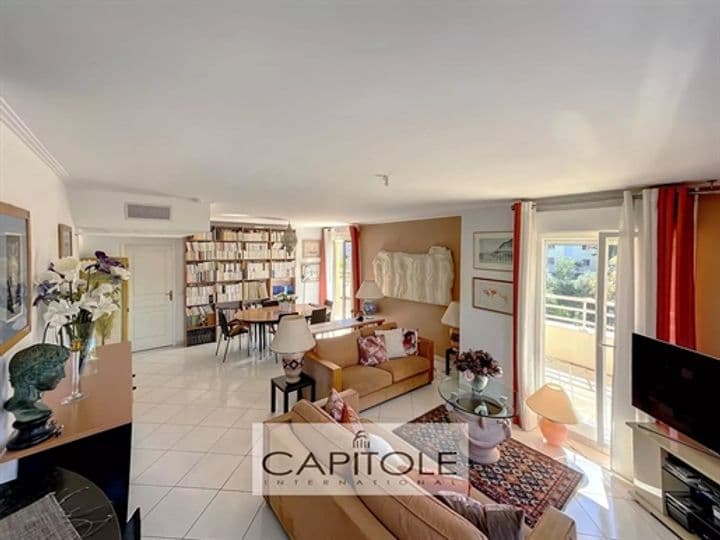 2 bedrooms house for sale in Antibes, France