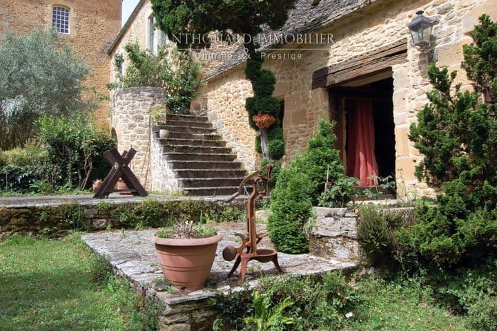 8 bedrooms other for sale in Sarlat-la-Caneda, France