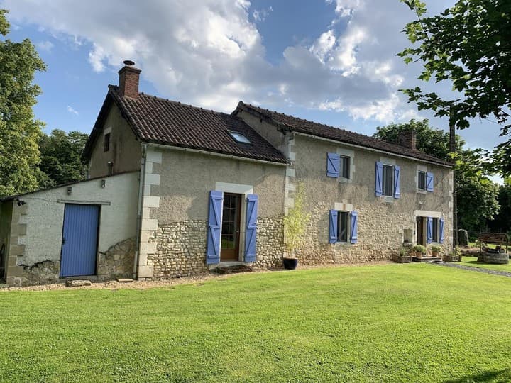 3 bedrooms house for sale in Vienne (86), France