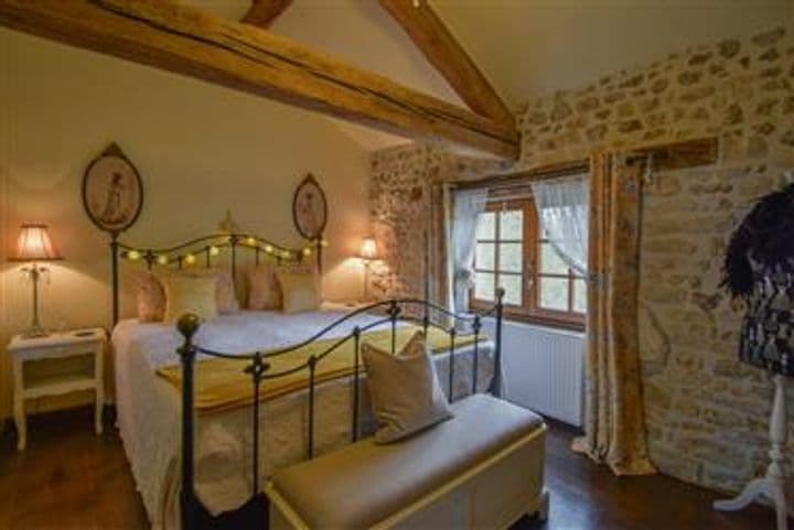 9 bedrooms other for sale in Civray, France - Image 11