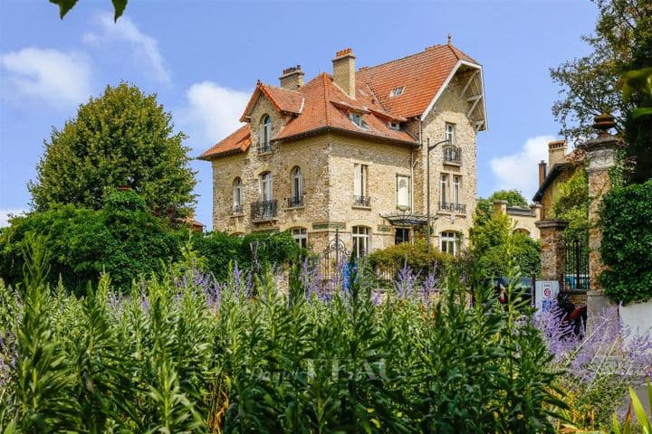 10 bedrooms house for sale in  France