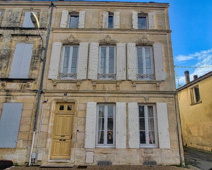 6 bedrooms house for sale in SAINT JEAN DANGELY, France