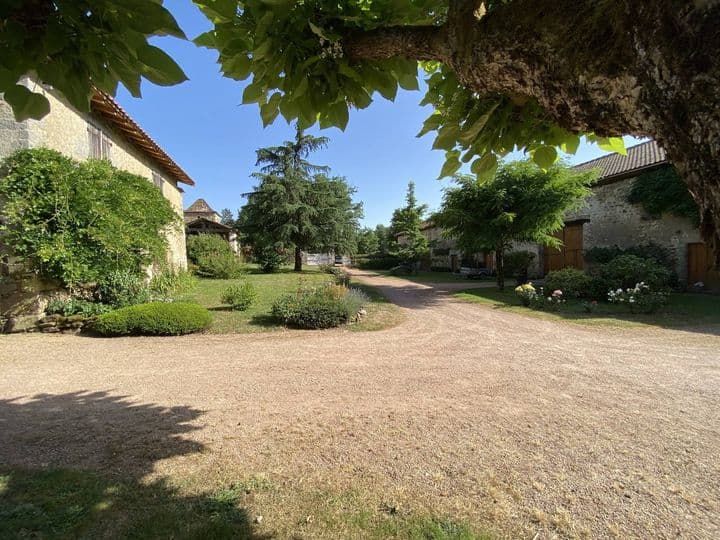 4 bedrooms house for sale in BUSSEROLLES, France - Image 3