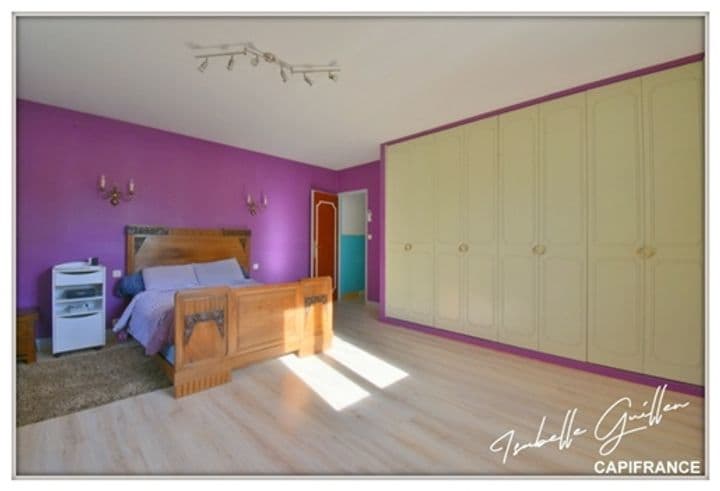 2 bedrooms house for sale in Chateaumeillant, France - Image 9