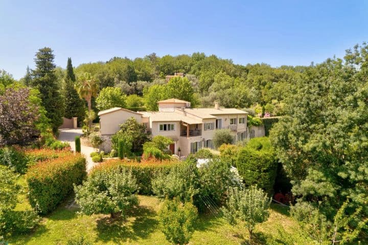 5 bedrooms house for sale in  France