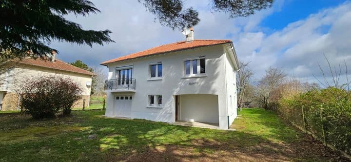 2 bedrooms house for sale in BUSSIERE POITEVINE, France