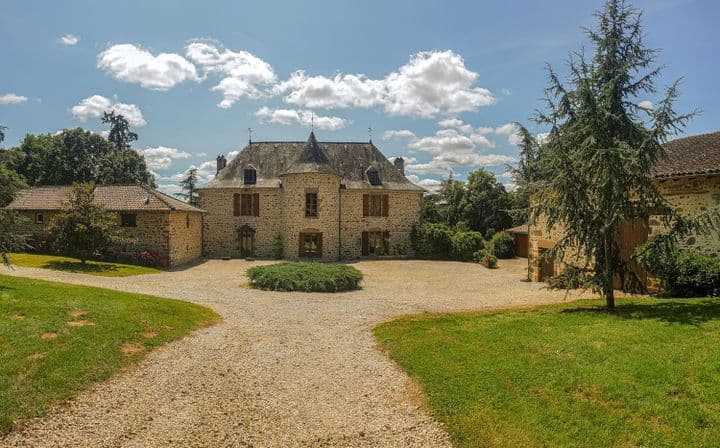7 bedrooms house for sale in  France - Image 2