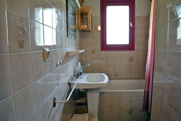 2 bedrooms house for sale in  France - Image 9