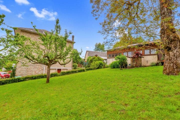 House for sale in Vitrac-sur-Montane, France - Image 2