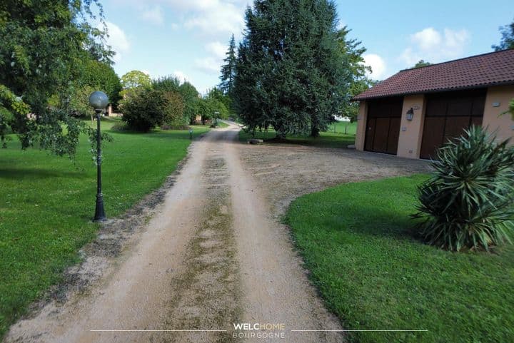 4 bedrooms house for sale in Tournus, France - Image 2