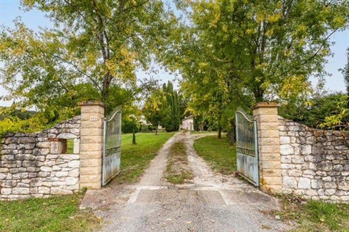 7 bedrooms house for sale in Montcuq-en-Quercy-Blanc, France - Image 2