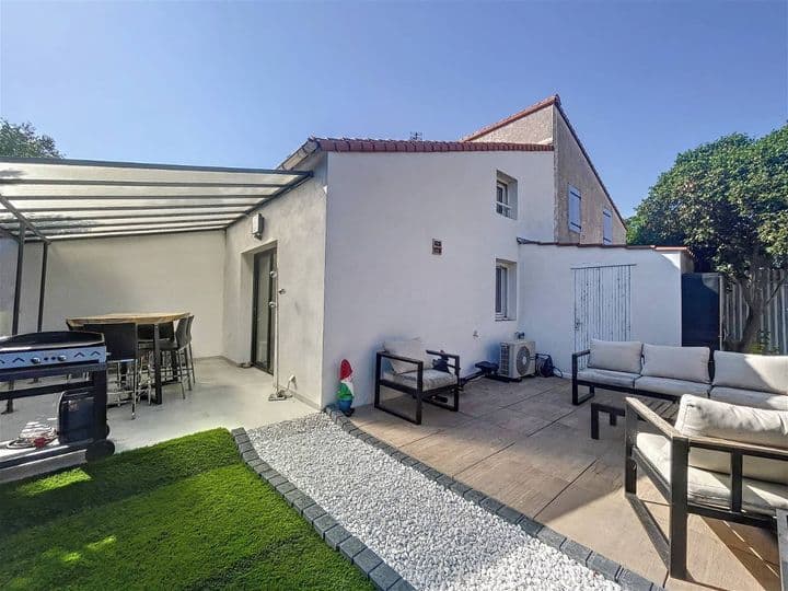 1 bedroom house for sale in Vic-la-Gardiole, France