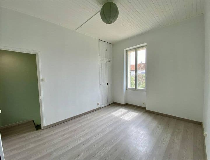 2 bedrooms house for sale in  France - Image 9