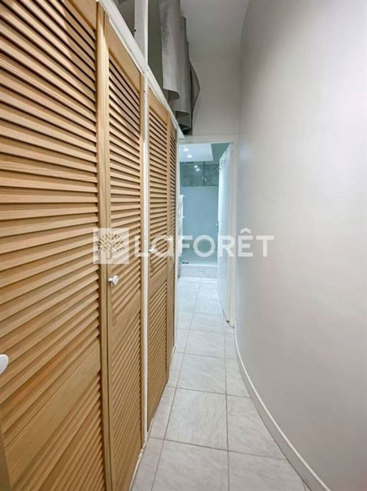 Apartment for sale in Paris 18eme, France - Image 2