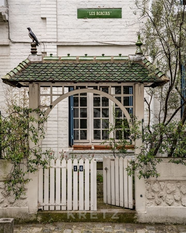 3 bedrooms house for sale in Paris 18eme, France - Image 2