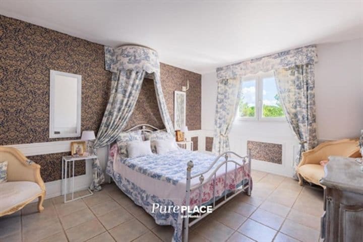 4 bedrooms other for sale in Saint-Mitre-les-Remparts, France - Image 11