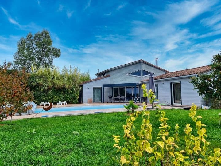 4 bedrooms house for sale in st cernin, France