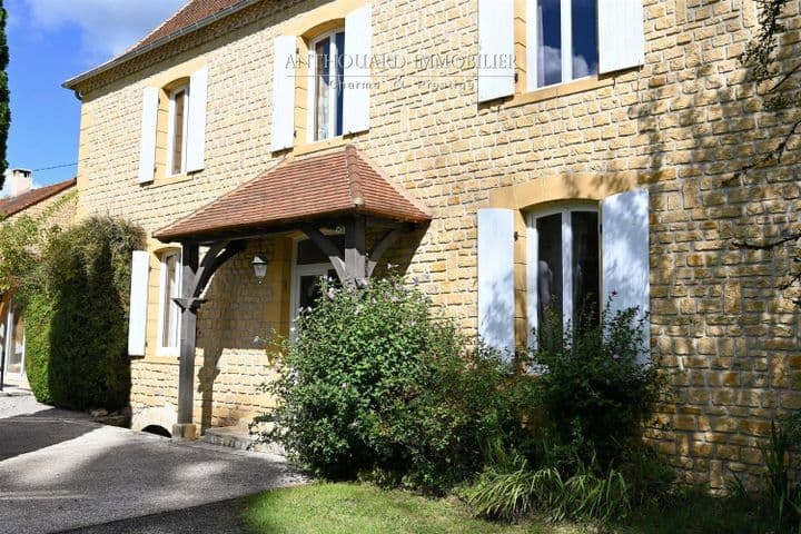 5 bedrooms house for sale in  France - Image 9