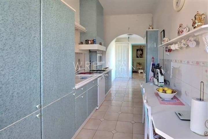 House for sale in Roquebrune-sur-Argens, France - Image 2