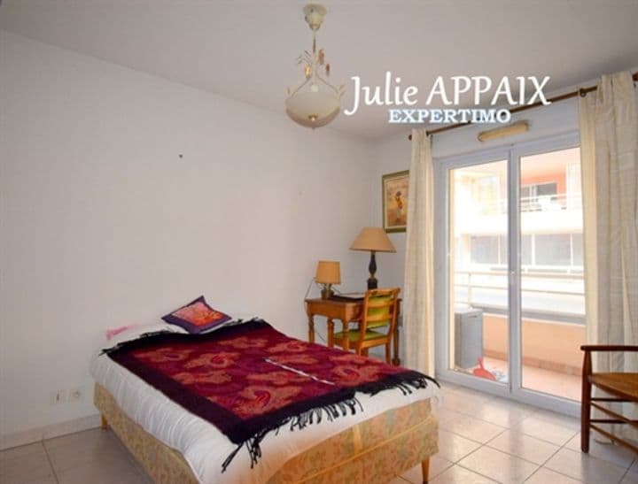 Apartment for sale in Saint-Raphael, France - Image 4