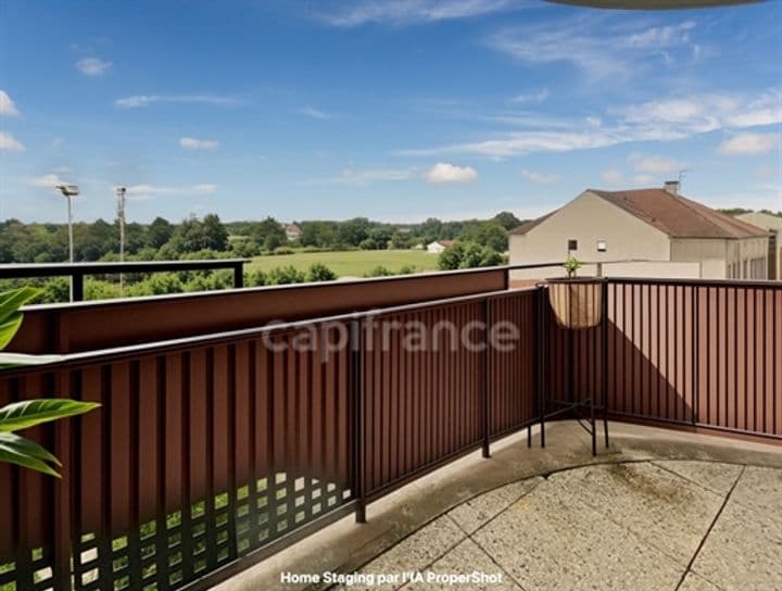 1 bedroom apartment for sale in Chennevieres-sur-Marne, France - Image 7