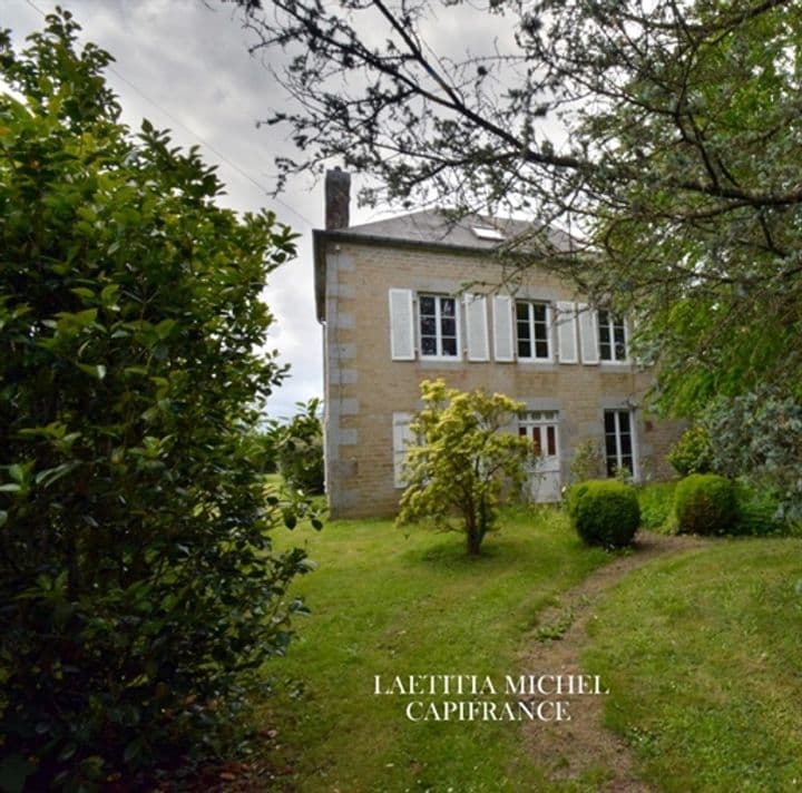 House for sale in Vire, France - Image 9