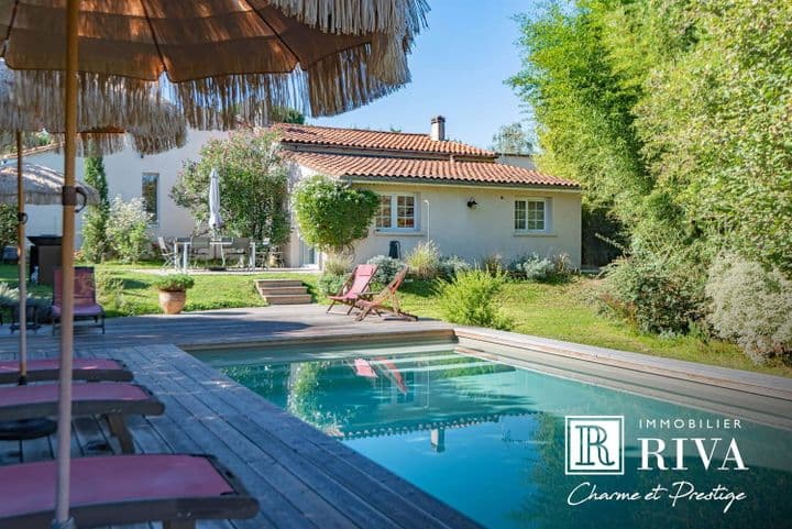 5 bedrooms house for sale in  France