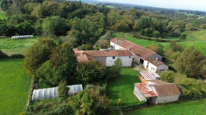 8 bedrooms house for sale in SAINT SAUD LACOUSSIERE, France - Image 2