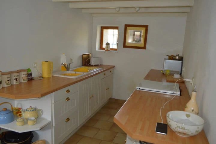 2 bedrooms house for sale in  France - Image 7