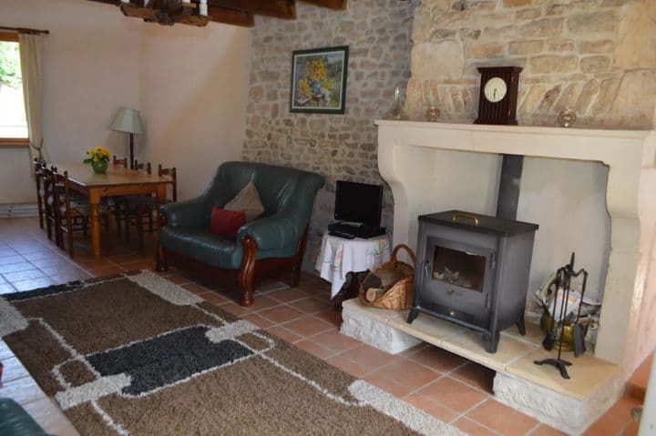 2 bedrooms house for sale in  France - Image 3