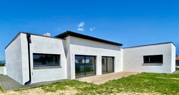 3 bedrooms house for sale in CARCASSONNE, France - Image 2