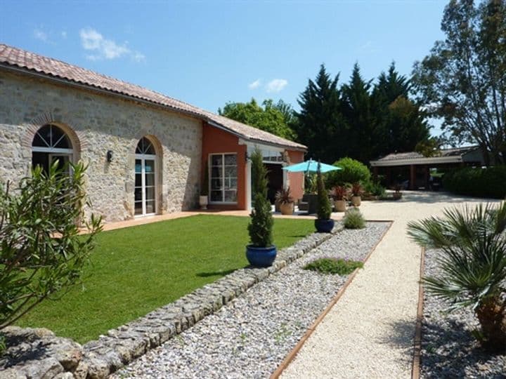 9 bedrooms house for sale in Lacepede, France