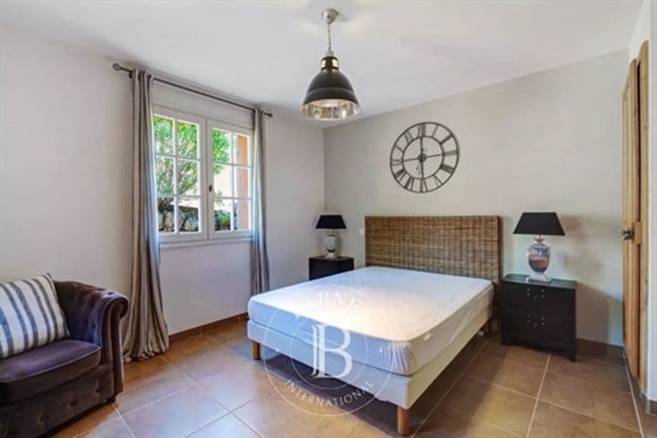 House for sale in Sainte-Maxime, France - Image 8