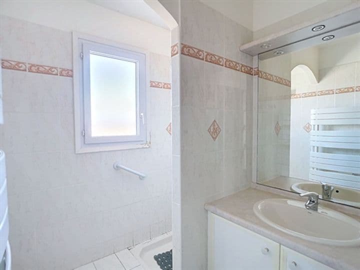 2 bedrooms apartment for sale in Saint-Raphael, France - Image 4