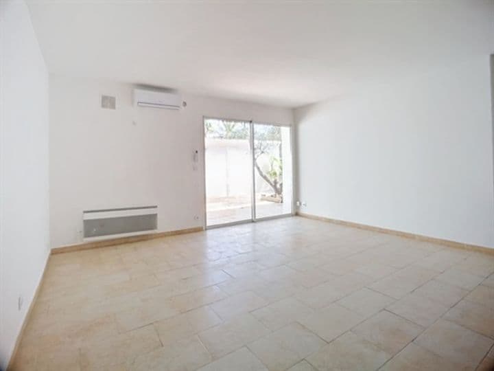 2 bedrooms apartment for sale in Frejus, France - Image 2