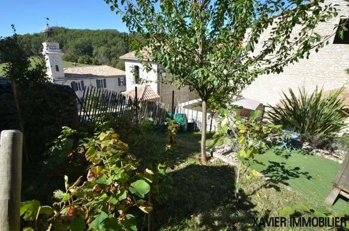 2 bedrooms house for sale in  France - Image 6