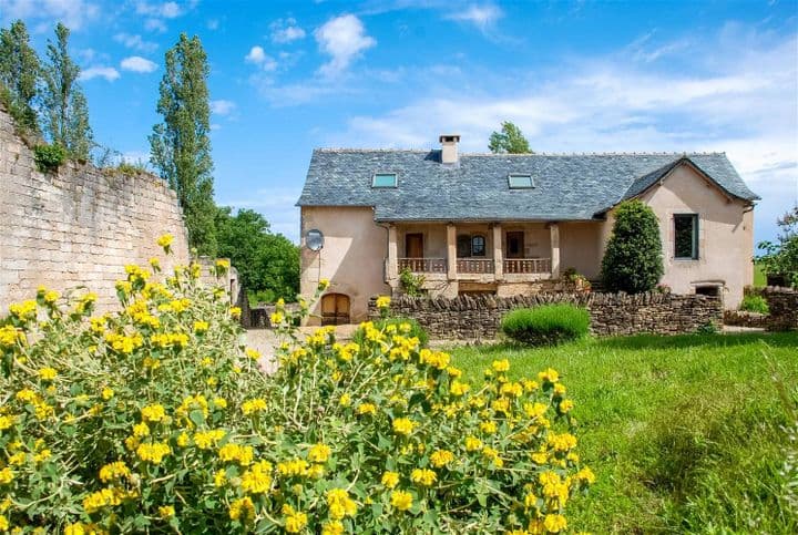 6 bedrooms house for sale in  France