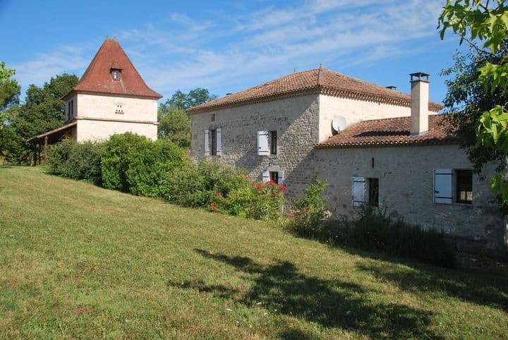 7 bedrooms house for sale in montpezat, France