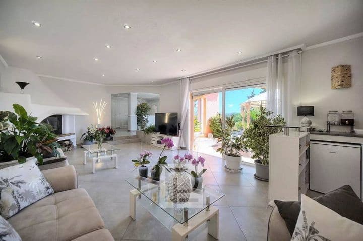 4 bedrooms house for sale in  France - Image 9