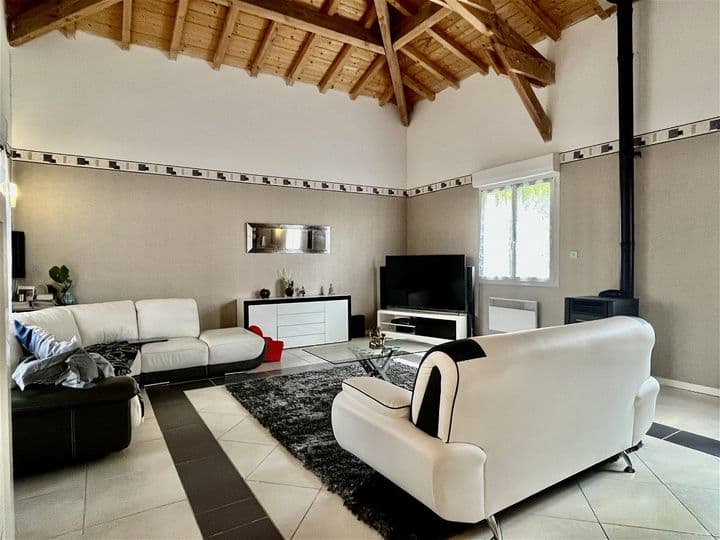 5 bedrooms house for sale in  France - Image 9