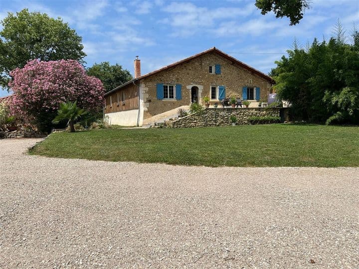 4 bedrooms house for sale in  France