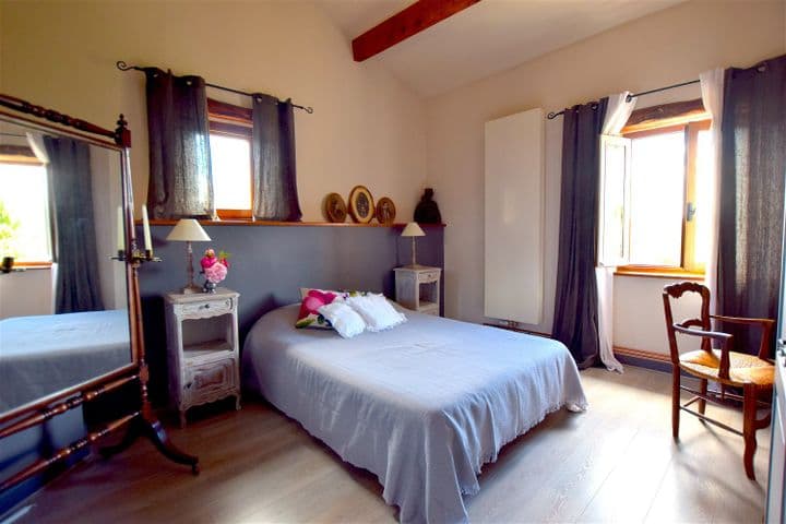 5 bedrooms house for sale in  France - Image 12