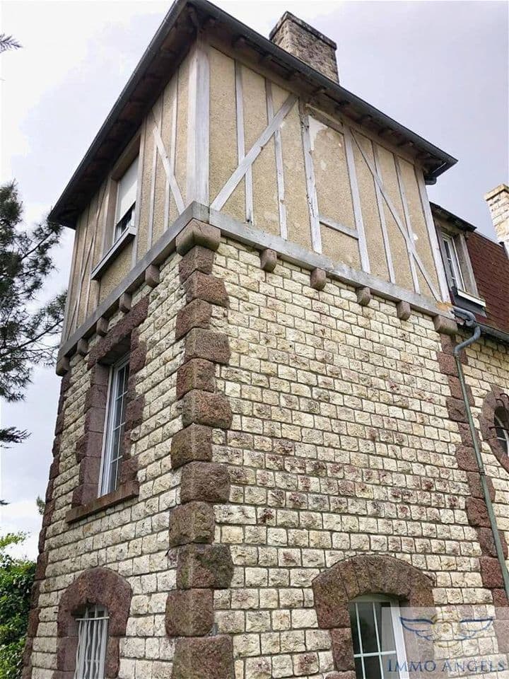 5 bedrooms house for sale in  France