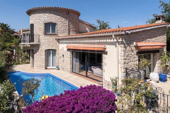 6 bedrooms house for sale in  France