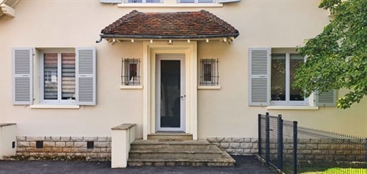 6 bedrooms other for sale in Lons-le-Saunier, France