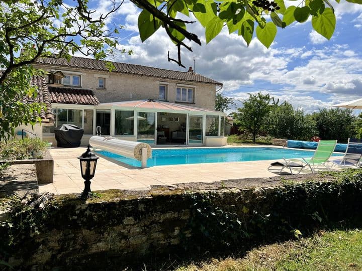 4 bedrooms house for sale in brioux sur boutonne, France