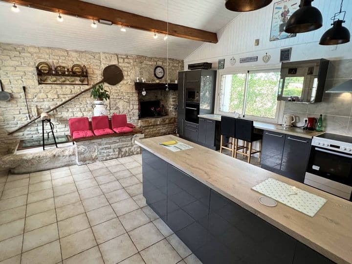 4 bedrooms house for sale in brioux sur boutonne, France - Image 9