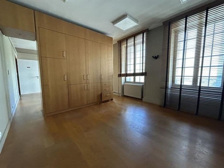 Apartment for sale in Clermont-Ferrand, France - Image 9