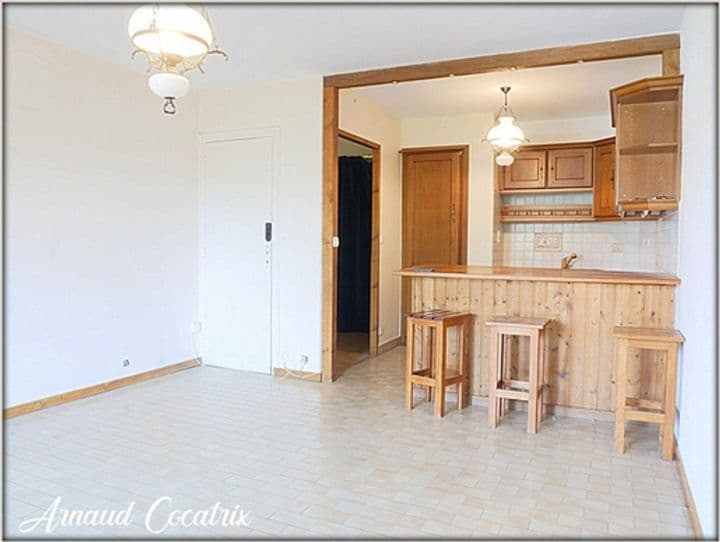 2 bedrooms apartment for sale in Sillingy, France - Image 3